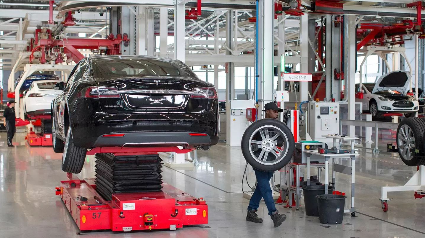 Tesla İnanılmaz Bir Hamleyle Geliyor! Milyar Dolarlık Bir Fabrika Kuracaklar!