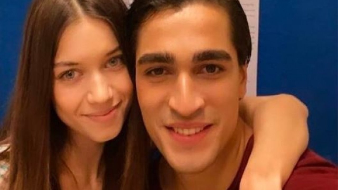 Yalı Çapkını Dizisinin Sevilen Yıldızı Afra Saraçoğlu Annesiyle Selfie Çekip Paylaştı