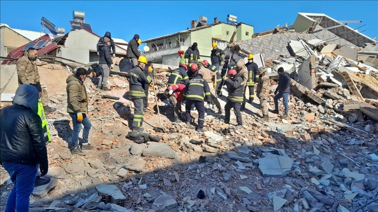 Deprem Kalıntıları Devam Ediyor! 19 Şubat Vefat Eden ve Yaralı Sayısı Açıklandı.. İşte Güncel Vefat ve Yaralı Sayısı