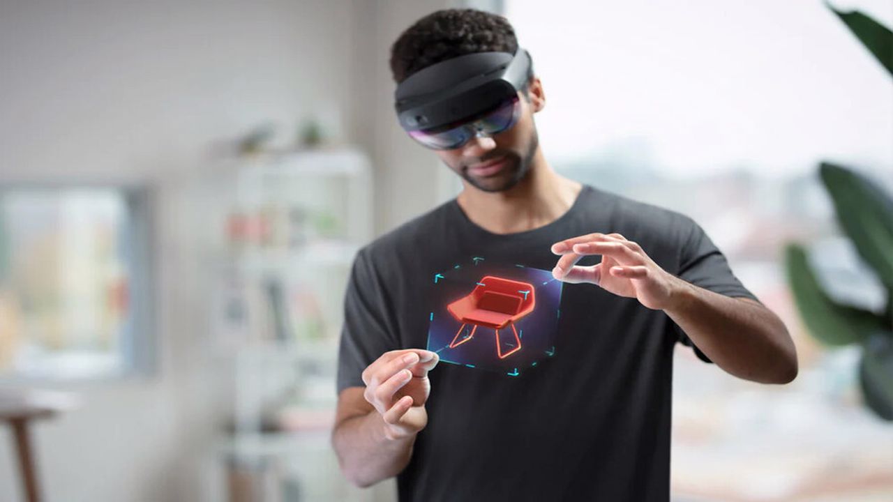 Microsoft İlginç Hamleler Yapıyor! HoloLens ve Sanal Gerçekliğin Arkasında Olan Tüm Ekiplerin Fişini Çekiyor!